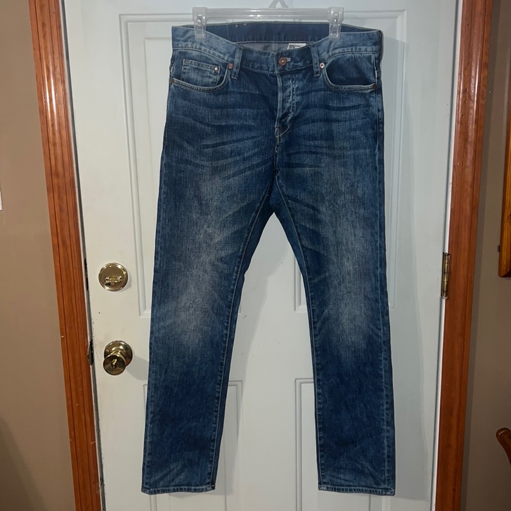 & Denim Men’s trendy slim , low waist jeans sz 34 x 32